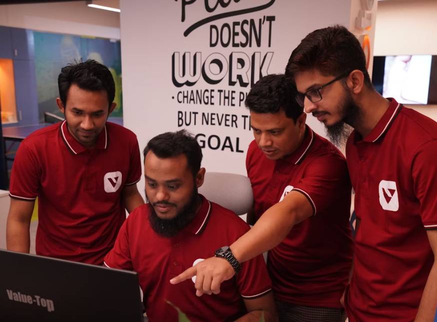 ilustrasi teamwork (unsplash.com/Videoters)
