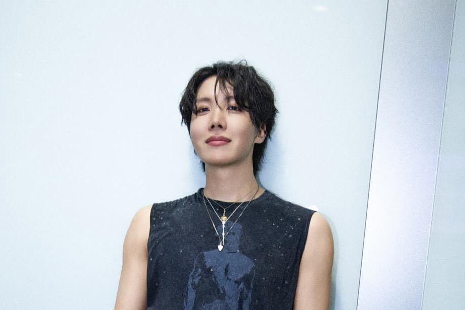 J-Hope BTS Ungkap Tipe Pasangan Idealnya, Nyari yang Beda!