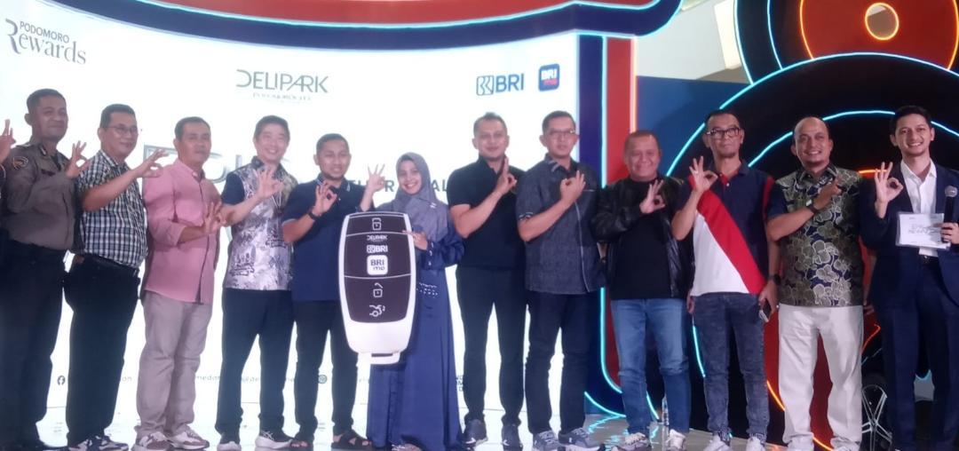 Delipark Mall Medan Umumkan Pemenang Mobil Mercedes-Benz A200 