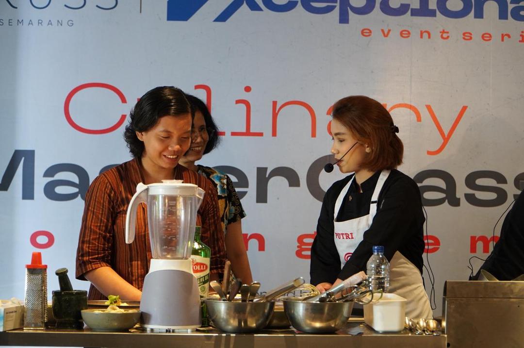 hotel aruss, demo masak