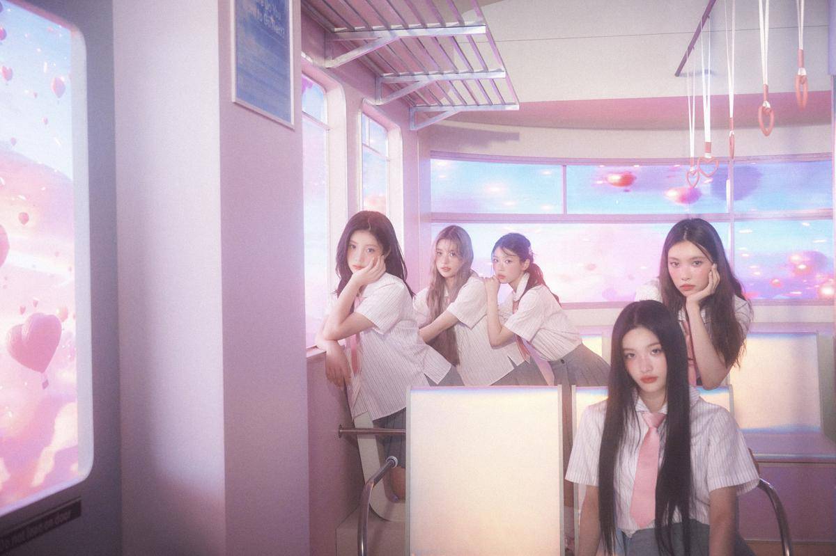 potret ILLIT di mini album I'LL LIKE YOU (dok. Weverse/ILLIT)