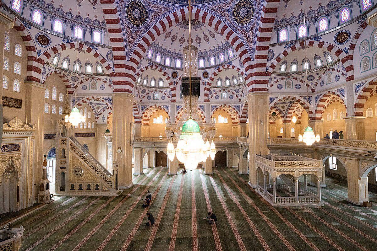 potret lampu gantung Masjid Akhmad Kadyrov 