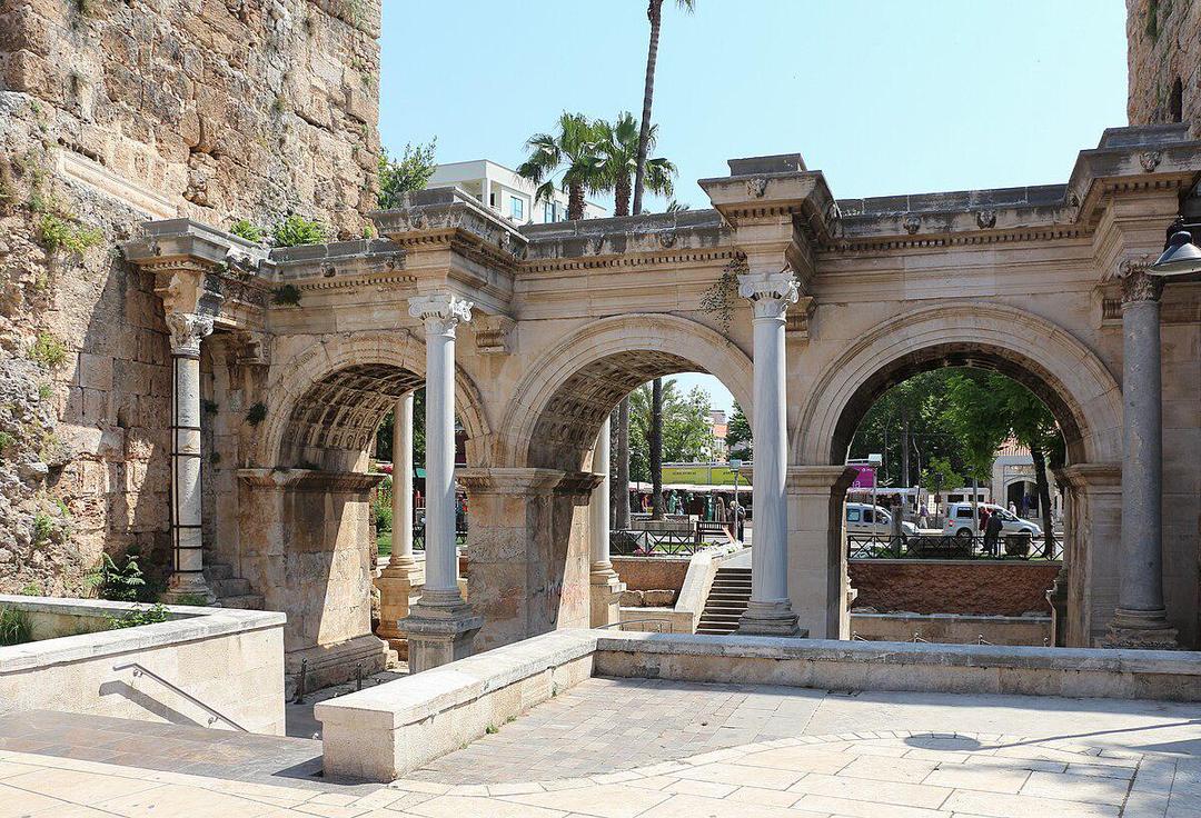 4 Fakta Gerbang Hadrian, Simbol Kemenangan Romawi Kuno di Antalya