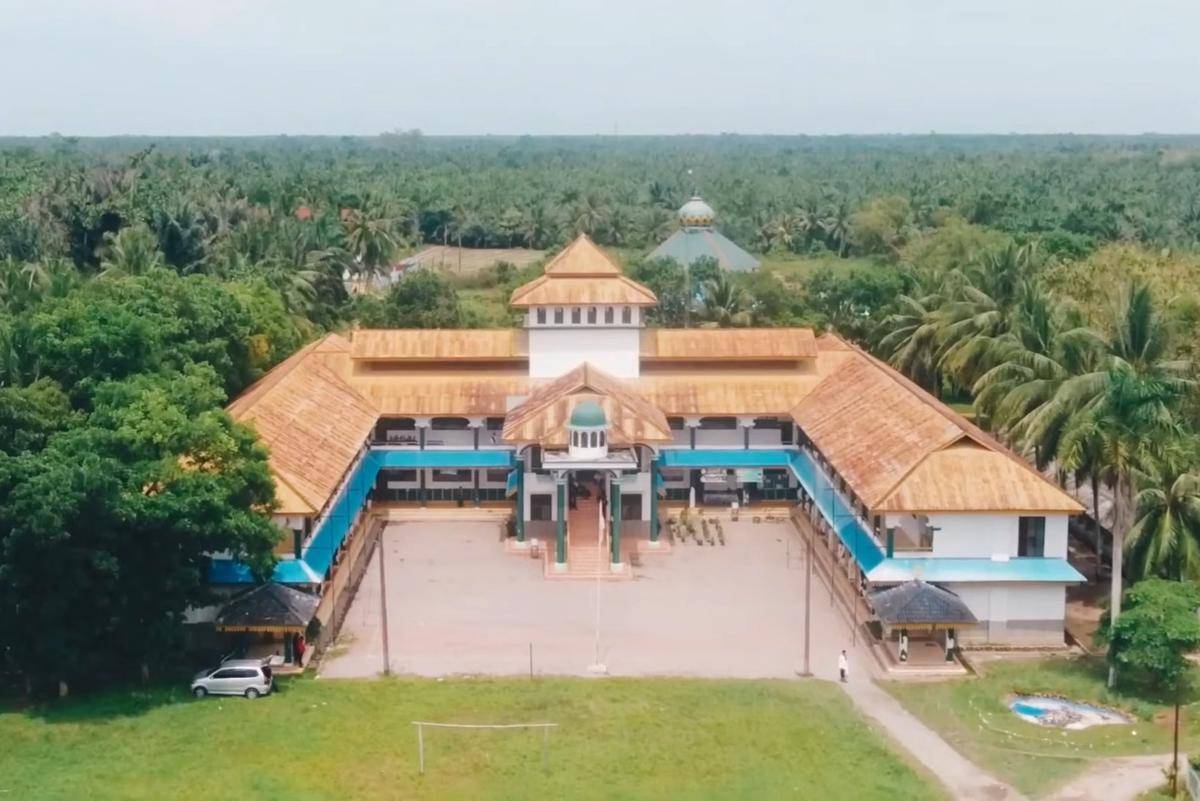 cuplikan gedung pesantren Babussalam Langkat (youtube.com/Ponpes Babussalam Langkat)