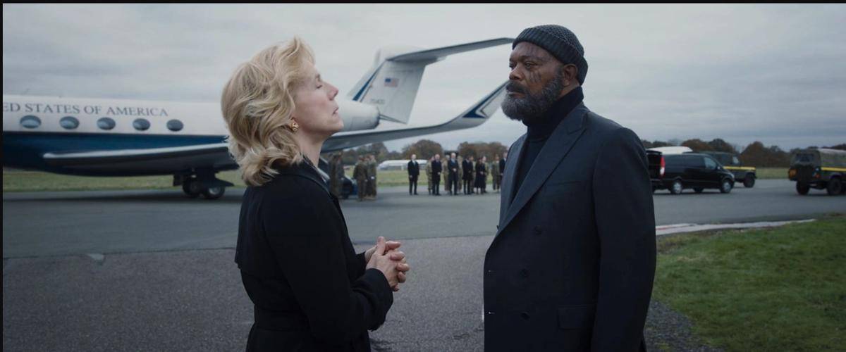 Elizabeth Hill dan Nick Fury.jpg