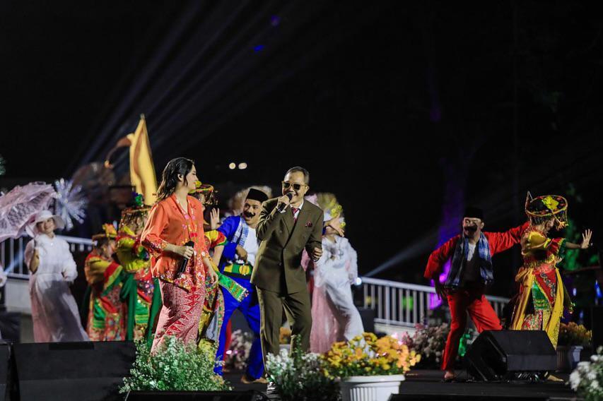 Penuh tawa, musik, dan hangatnya kebersamaan warga kota di Malam Puncak Perayaan HUT ke-498 Kota Jakarta! 🥳🎉Beragam kemeriahan rangkaian acara dinikmati warga Jakarta yang antusias hadir di Taman Lapangan Bante (4).jpg