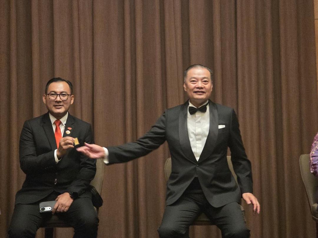 Pesona Emas untuk Pria Modern: Investasi Cerdas, Ekspresi Diri, dan Simbol Status