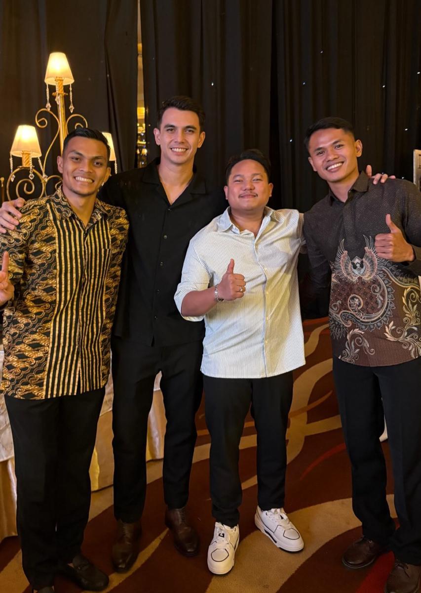 pesepak bola di resepsi Rizky Ridho (instagram.com/baguzfaisal)