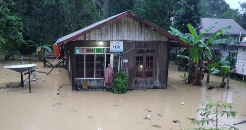 Banjir Setinggi 1 Meter di Sepaku, Warga Minta Normalisasi Sungai