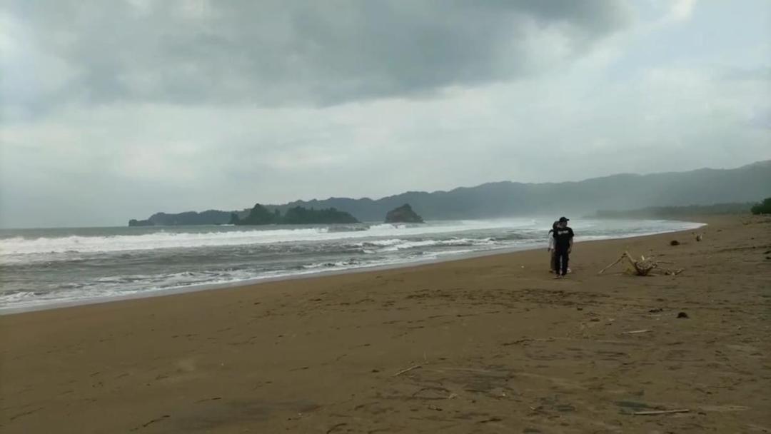 Mandi di Pantai, Remaja di Trenggalek Hilang Terseret Ombak