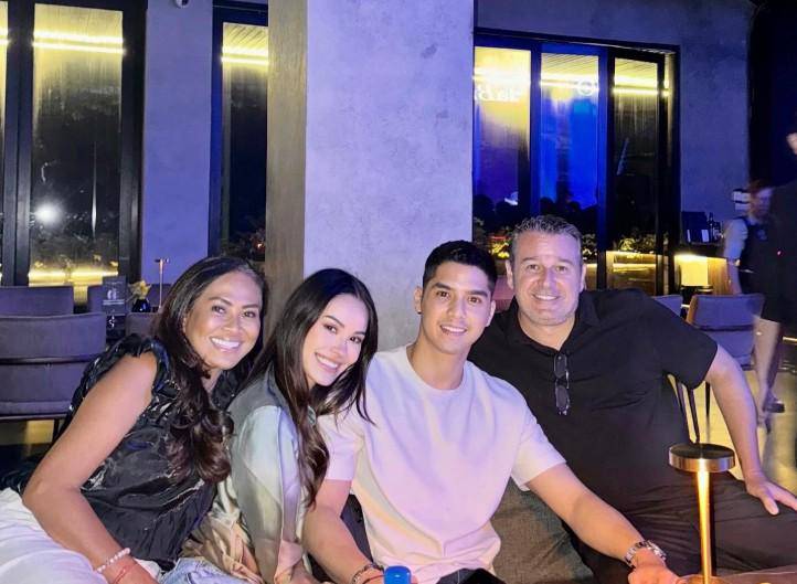 Kedekatan Alyssa Daguise dengan Ayah Sambungnya (Instagram.com/risa_dewi)