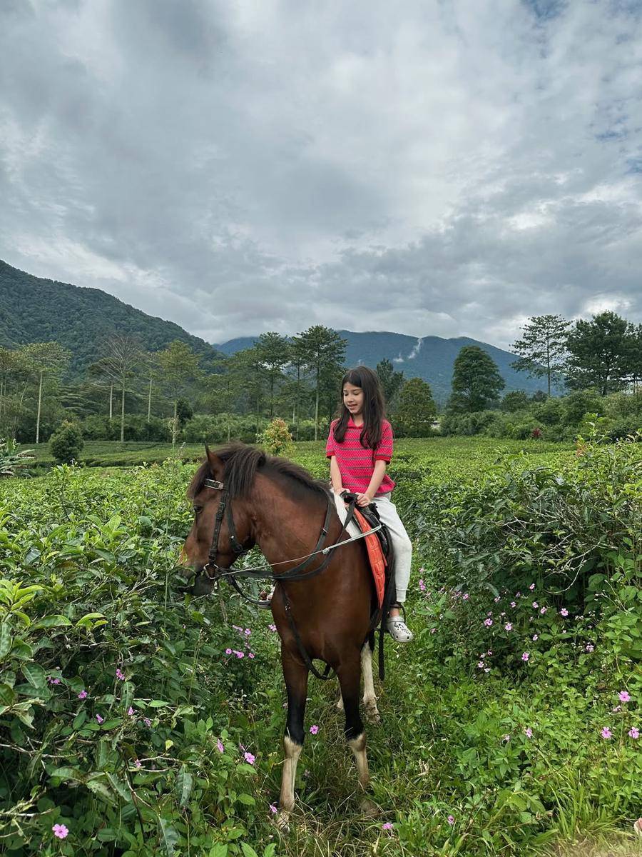 potret keluarga Yasmine Wildblood (instagram.com/yaswildblood)