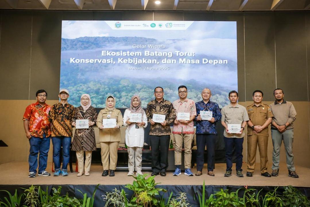Narasumber dalam gelar wicara Ekosistem Batang Toru Konservasi, Kebijakan, dan Masa Depan. Konservas.jpg