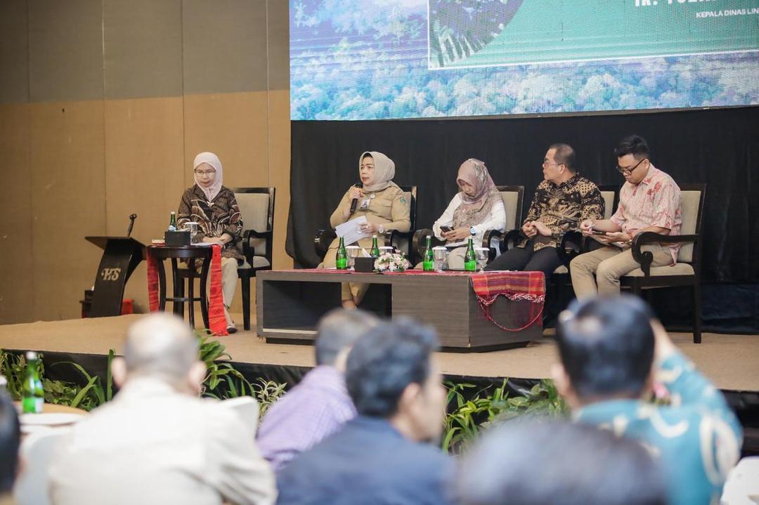 Narasumber dalam gelar wicara Ekosistem Batang Toru Konservasi, Kebijakan, dan Masa Depan. Konservas (1).jpg
