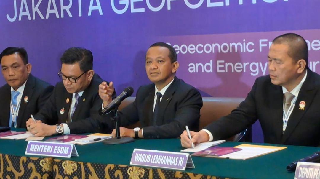 Harga Minyak Bergejolak, Bahlil: Hanya Doa yang Bisa Selamatkan