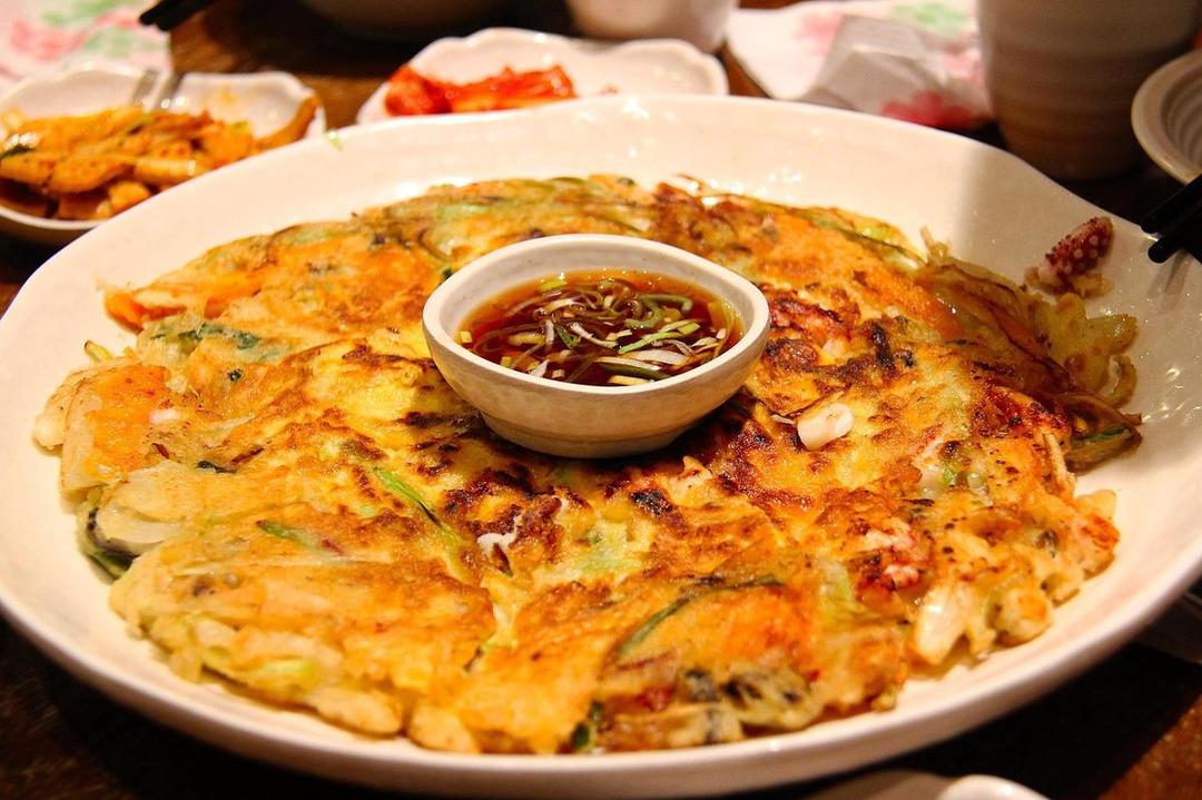 5 Tips Bikin Pajeon, Pancake Daun Bawang Korea yang Lembut dan Gurih