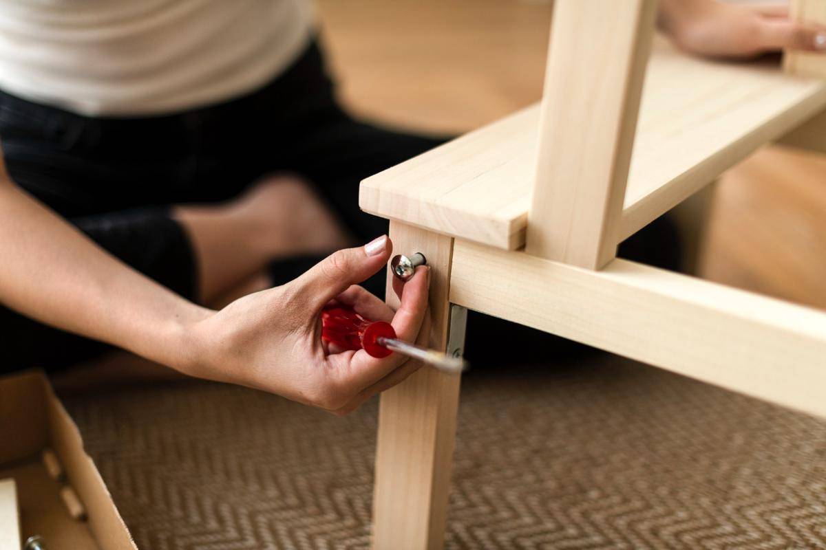 Ilustrasi furnitur dari kayu (freepik.com/rawpixel.com)