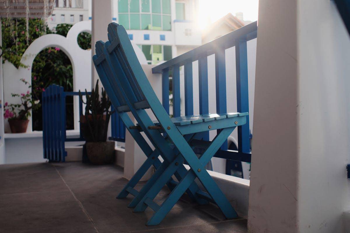 ilustrasi furnitur outdoor dengan warna biru
