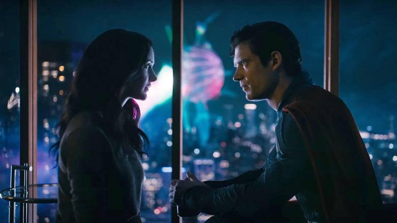 Rachel Brosnahan dan David Corenswet dalam Superman