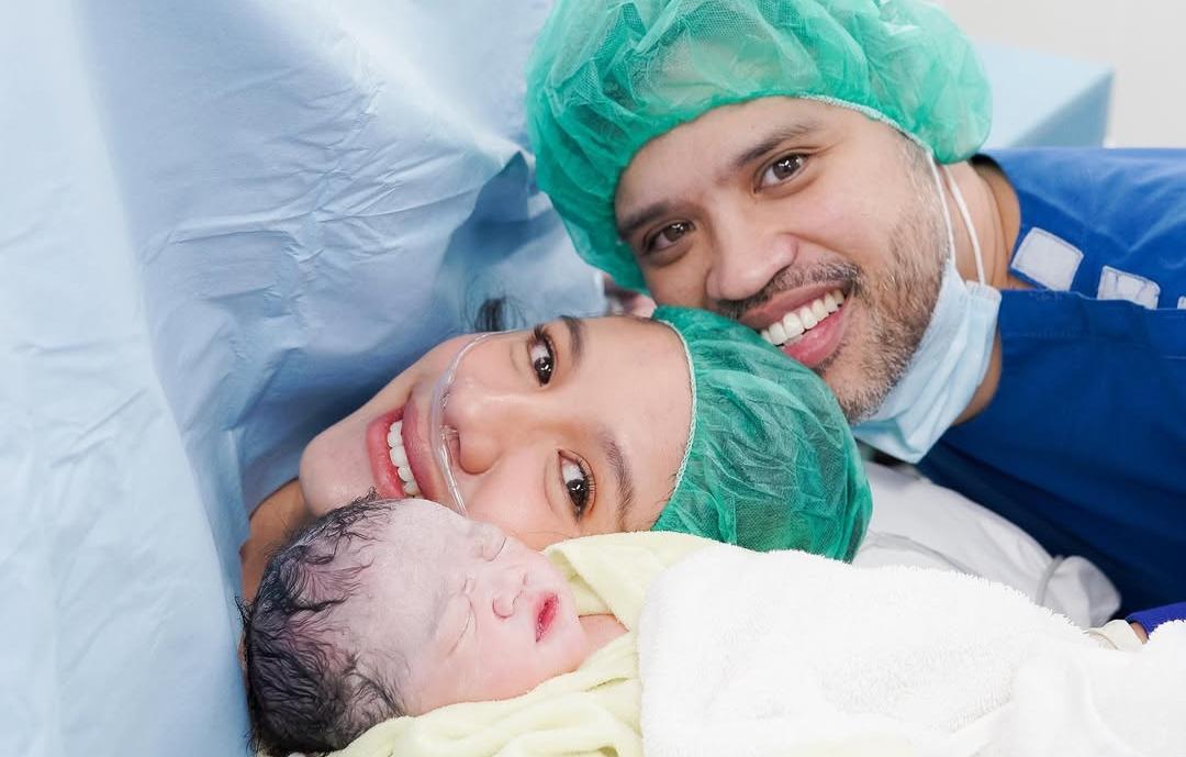 Arti Nama Anak Ketiga Acha Sinaga, Baby Girl Berinisial J