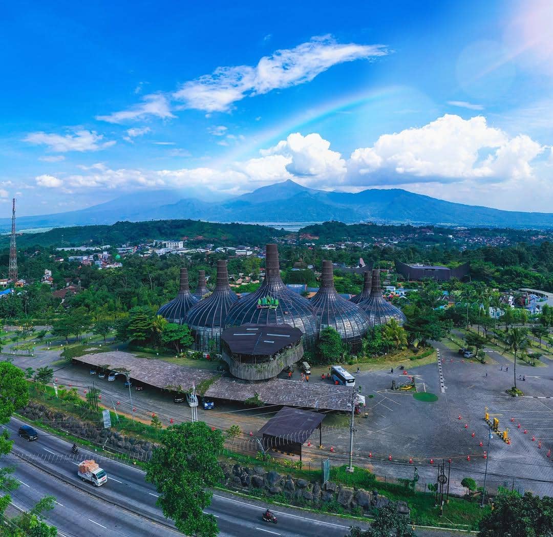 Ikon stupa khas Dusun Semilir, perpaduan seni dan budaya. (Instagram.com/dusunsemilir)