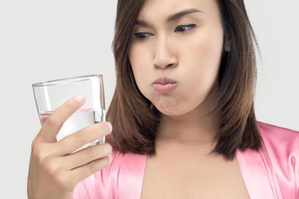 Apakah Minum Air Garam Dapat Mengatasi Sakit Kepala?