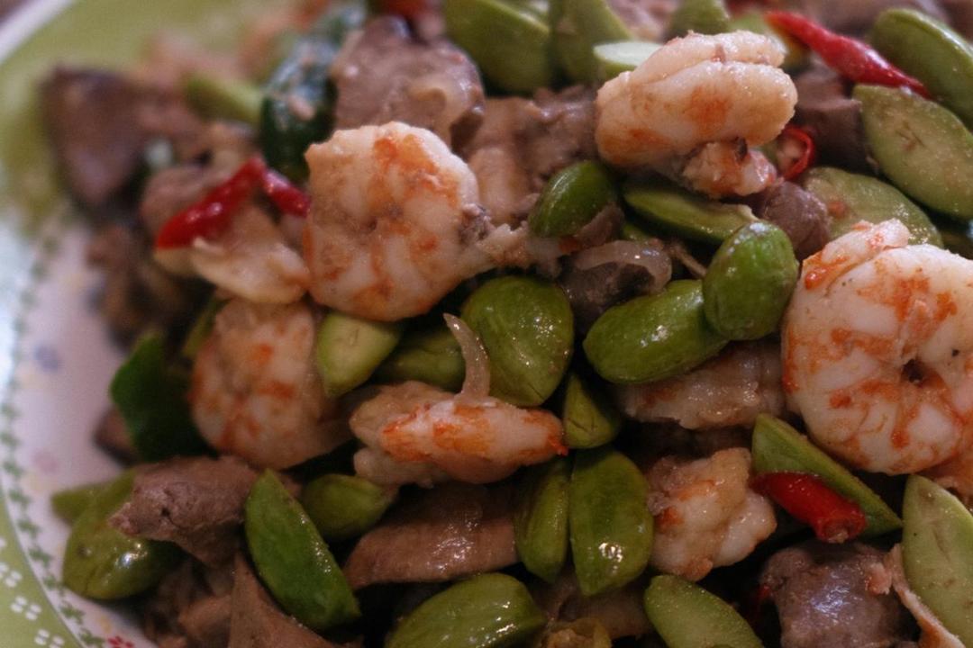 Resep Tumis Udang Petai Bumbu Iris, Bikin Ketagihan!