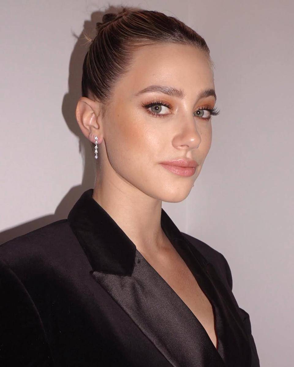 Gaya makeup Lili Reinhart (instagram.com/lilireinhart)