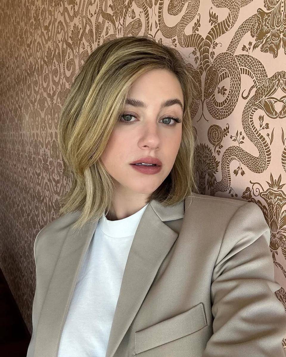 Gaya makeup Lili Reinhart (instagram.com/lilireinhart)
