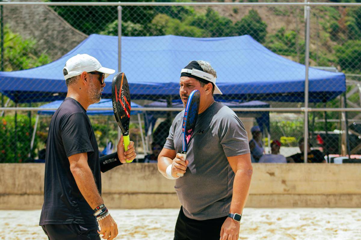 Ilustrasi pemain padel (pexels.com/Anap Valladares)