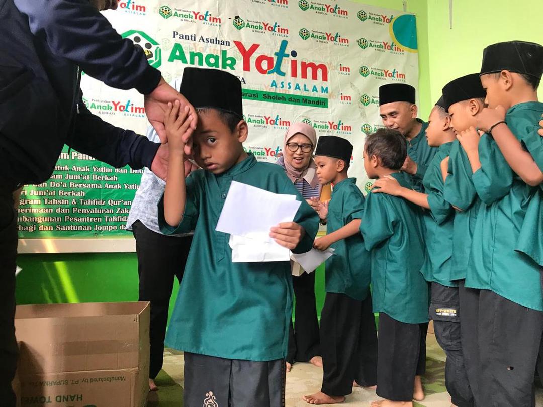 Puluhan Anak Yatim dan Duafa di Majalaya Terima Santunan (IDN Times/istimewa)