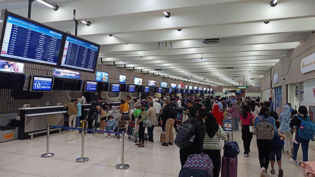 Anak-anak berlibur di Bandara Soekarno-Hatta (IDN Times/Maya Aulia Aprilianti)