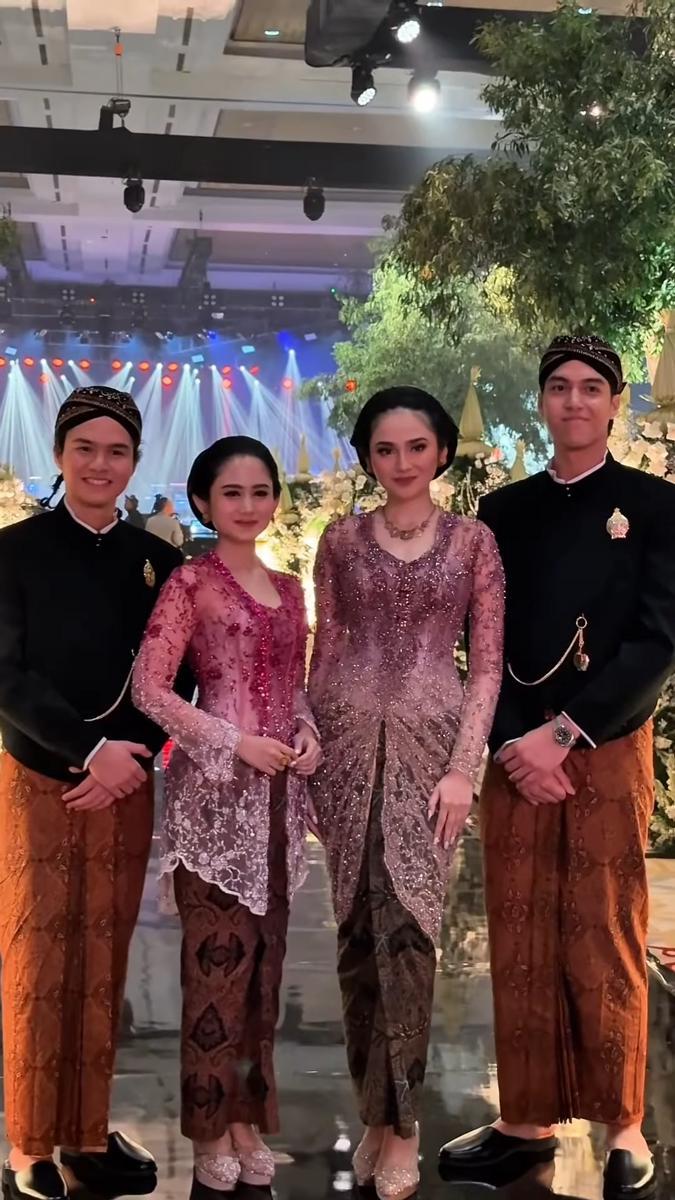 VS--FadlanIndonesiafadlanindonesiaInstagramphotosandvideos-0’24” (1).jpg