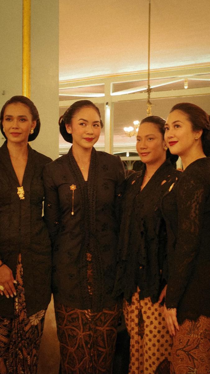 artis ikut kirab di Solo (instagram.com/tarabasro)