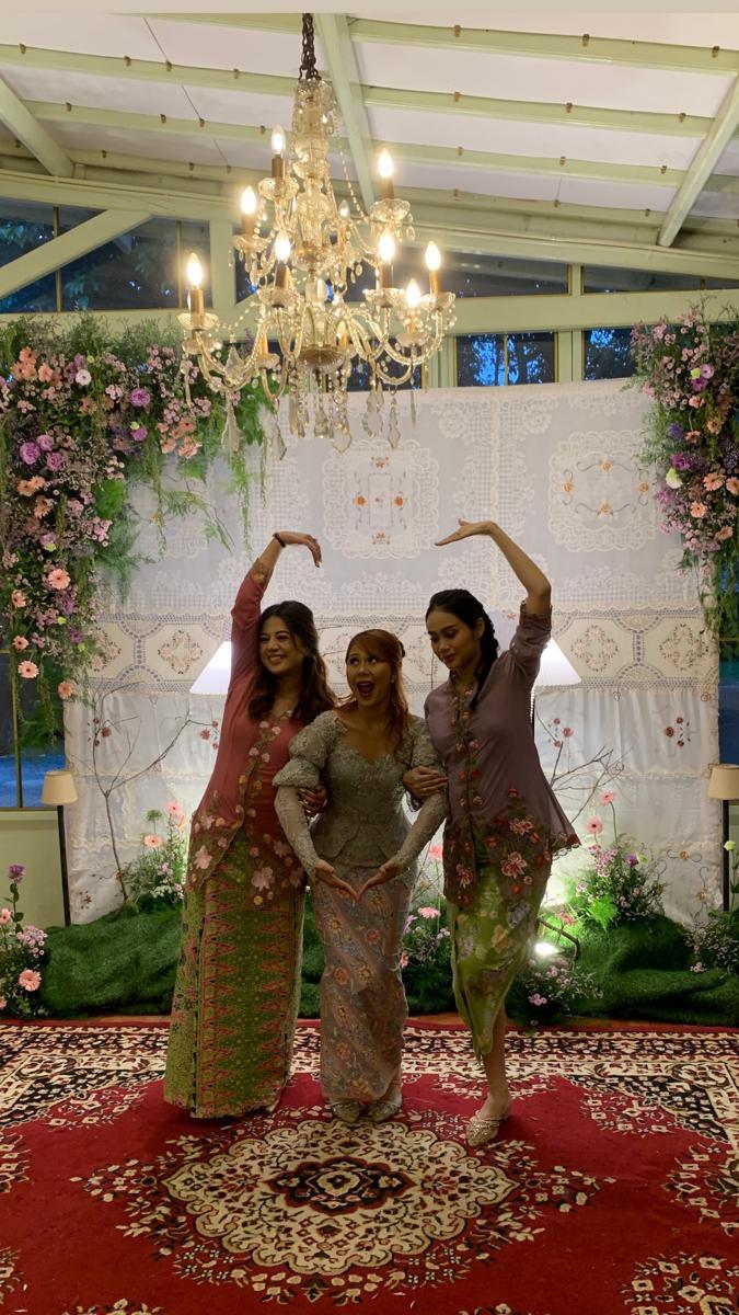 lamaran Nadin Amizah (instagram.com/cakecaine)