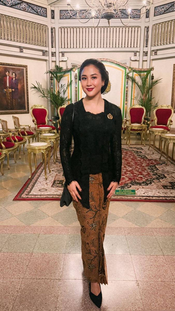 artis ikut kirab di Solo (instagram.com/sherinamunaf)