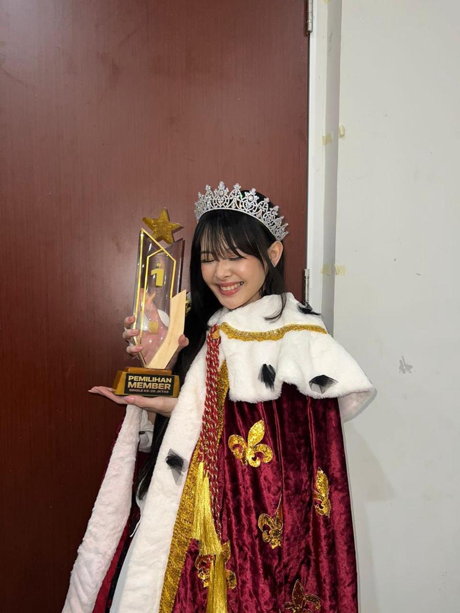 Feni JKT48 (x.com/@F_FeniJKT48)