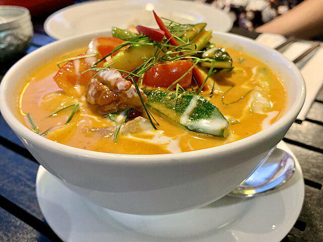 3 Perbedaan Laksa dan Kari, Dua Hidangan yang Sering Dianggap Sama
