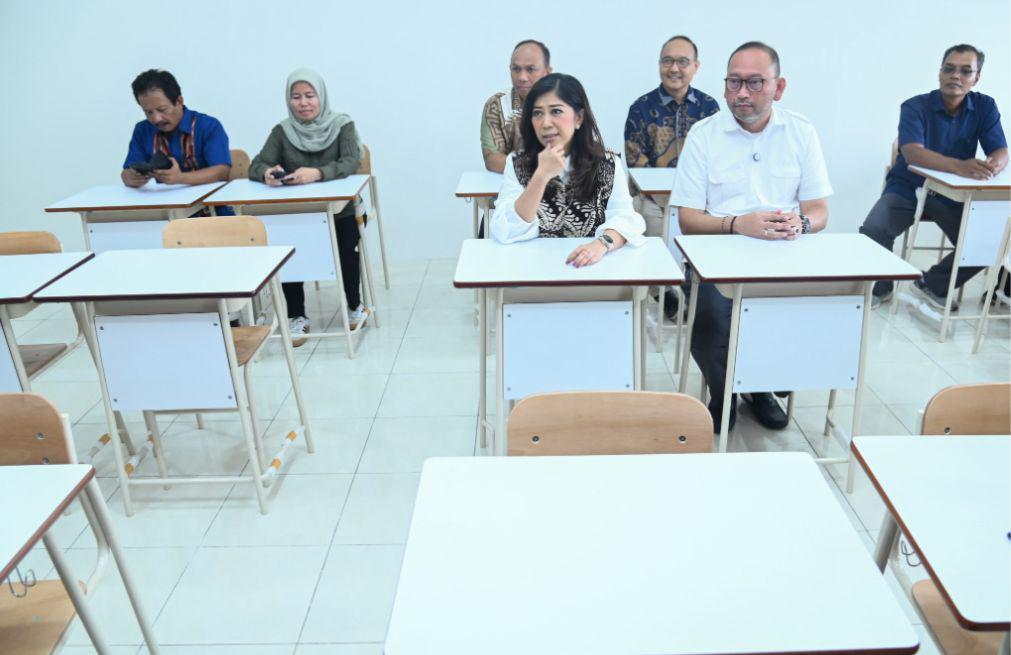 bantuan internet cepat untuk sekolah rakyat.jpeg
