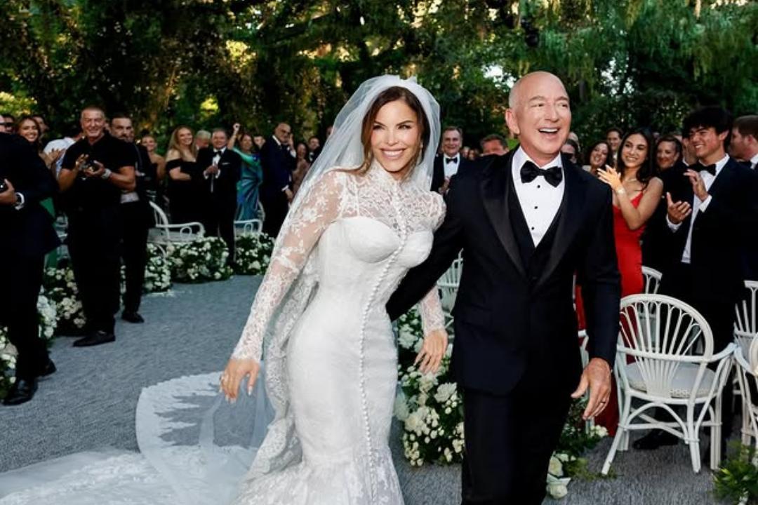 Jeff Bezos dan Lauren Sanchez