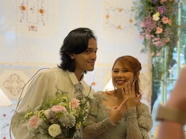 7 Dekorasi Lamaran Nadin Amizah, Tema Floral dan Vintage