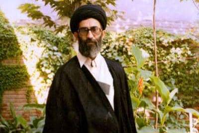 Ayatollah Ali Khamenei pada 1981 