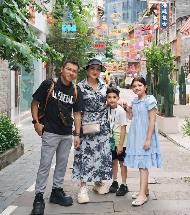 Potret keluarga Anang dan Ashanty di Shibati, Chongqing, China (instagram.com/ashanty_ash)