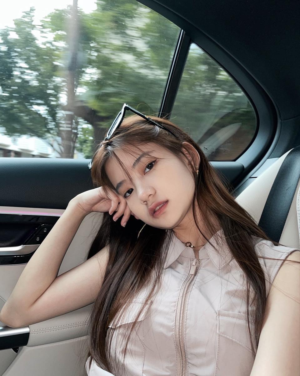 Shania Yan (instagram.com/shaniayanofc)
