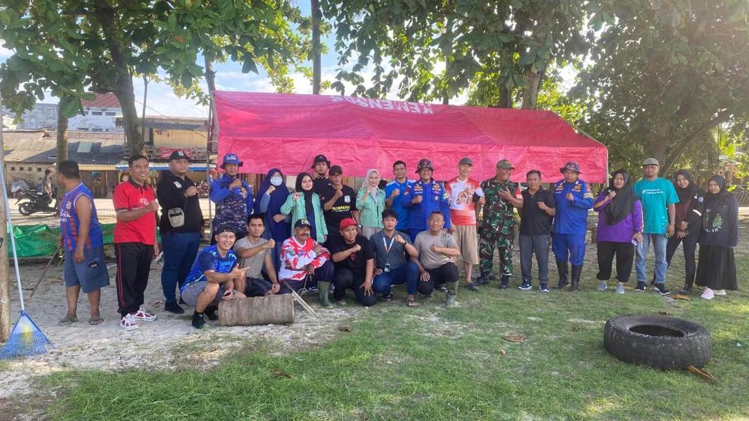 Polairud Polda Kaltim Bersihkan Pantai Segara, Semangat Lingkungan