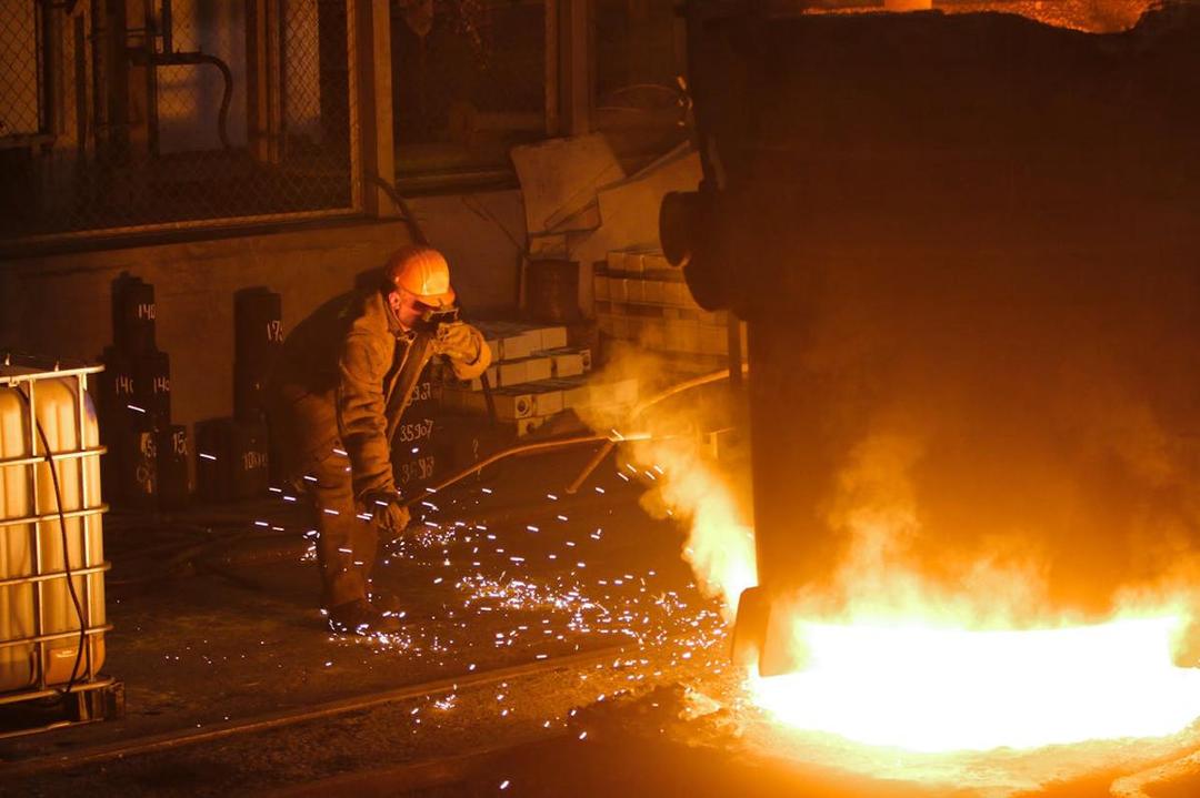ilustrasi smelter (pexels.com/Kateryna Babaieva)