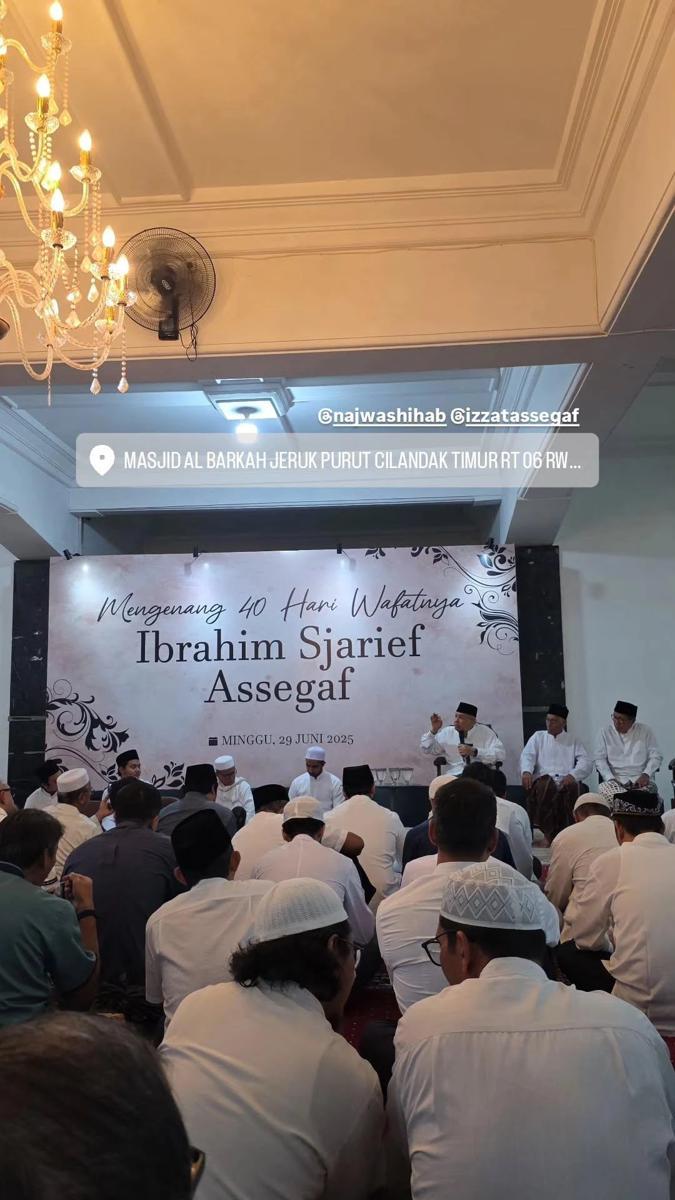 tahlilan 40 hari meninggalnya suami Najwa Shihab (instagram.com/andovidalopez)