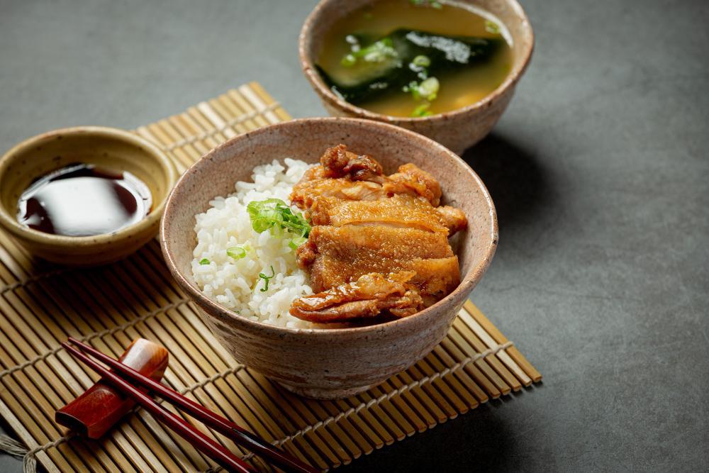 Resep Donburi Ayam Geprek, Comfort Food Anak Kos yang Kekinian! 