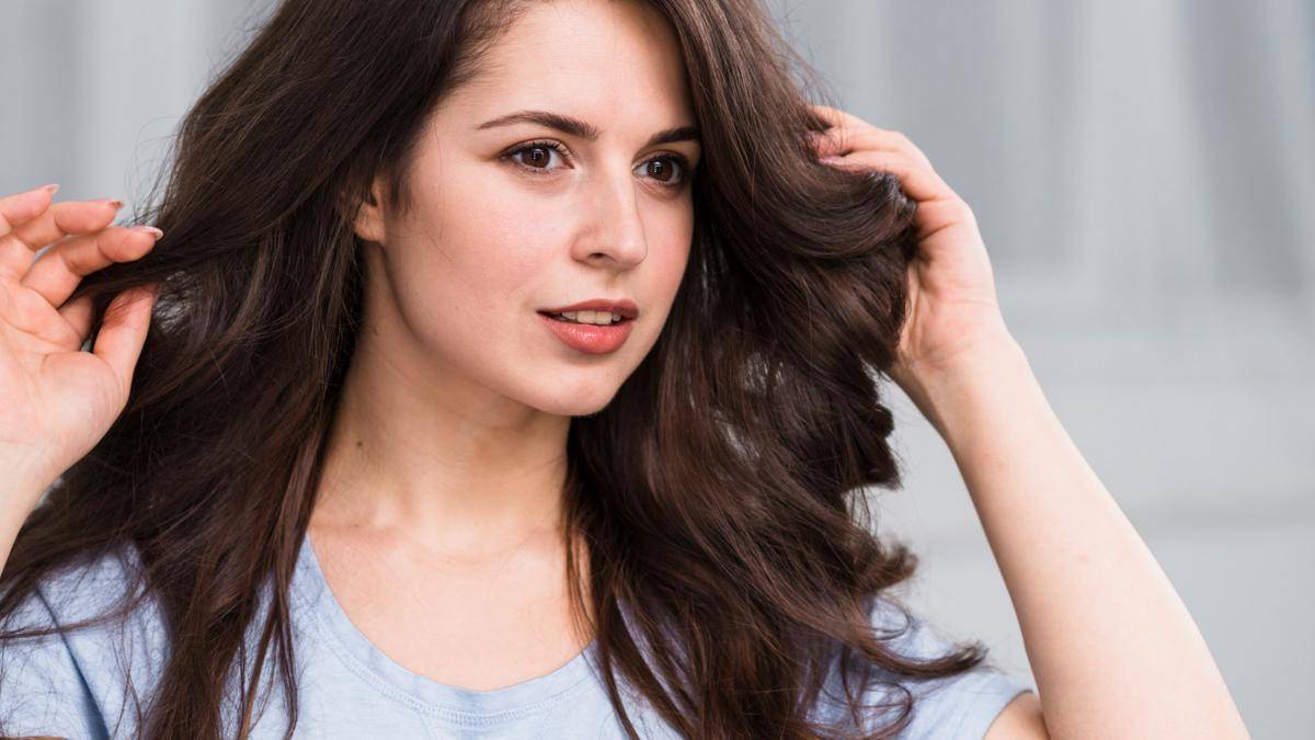 Ilustrasi gaya rambut soft layered cloud (freepik.com/freepik)