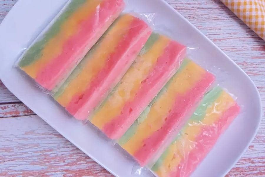 ilustrasi es gabus warna-warni (dok. Cookpad/Keinara FR)